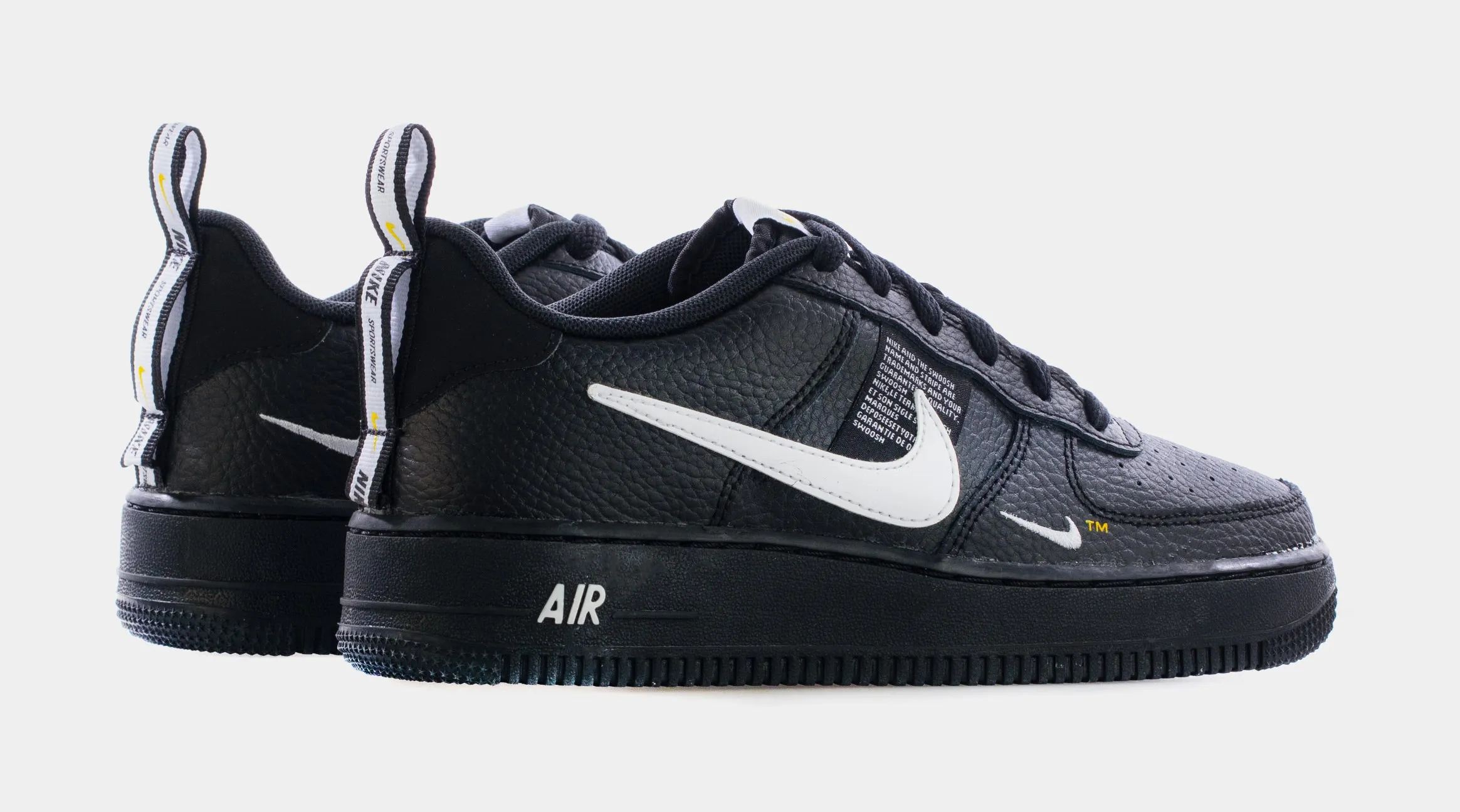 Air Force 1 07 LV8 Utility Grade School Lifestyle Shoes (Black)