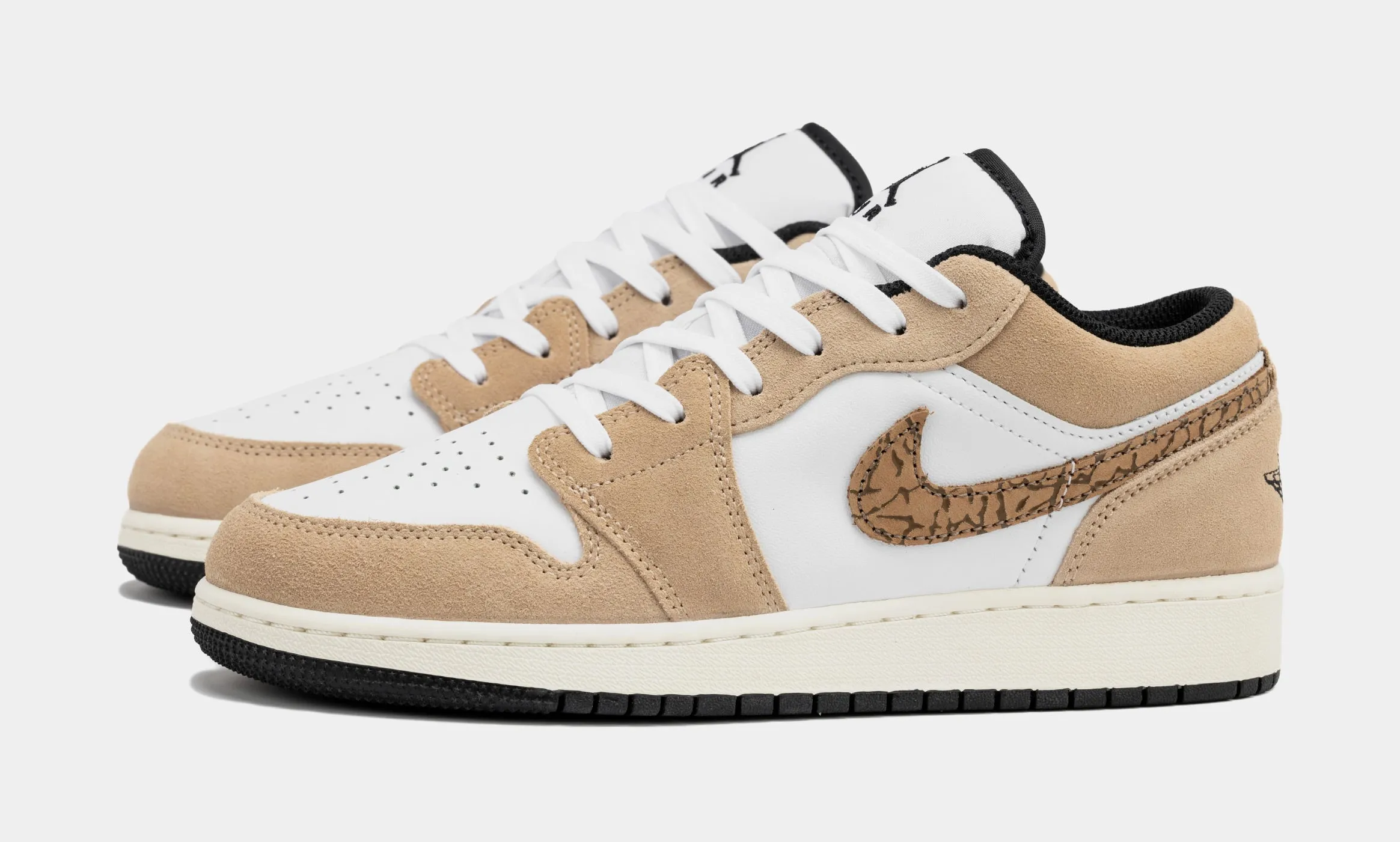 Air Jordan 1 Low SE Brown Elephant Grade School Lifestyle Shoes (Hemp/White/Black/Light British Tan)