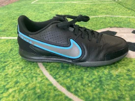 Nike Tiempo Legend Academy indoor soccer cleats