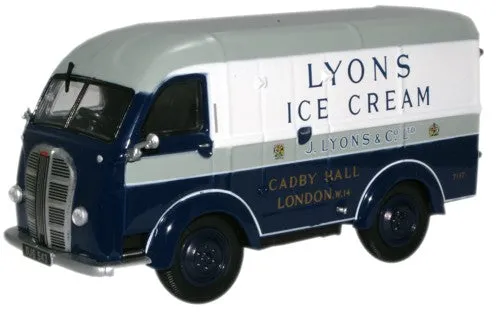 Oxford Diecast Lyons Ice Cream Austin K8 Van - 1:43 Scale